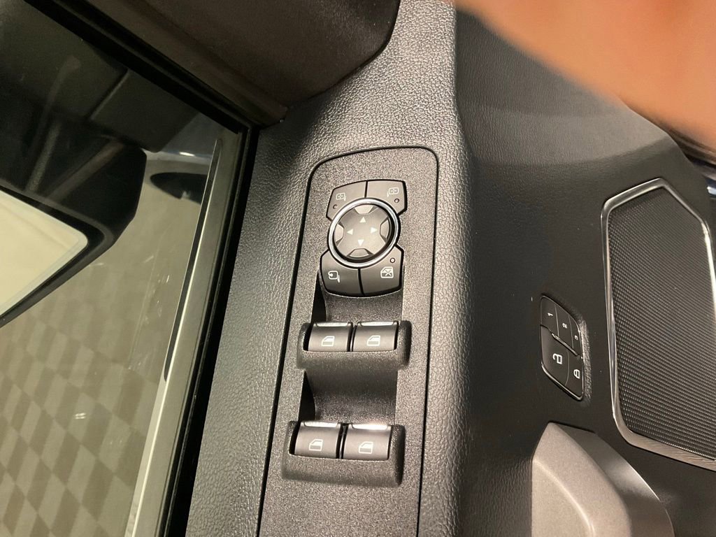 Used 2018 Ford F150 Platinum w/ Equipment Group 701A Luxury AWD/4WD image 12