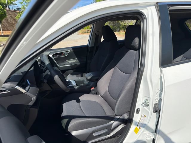 Used 2023 Toyota RAV4 LE image 9