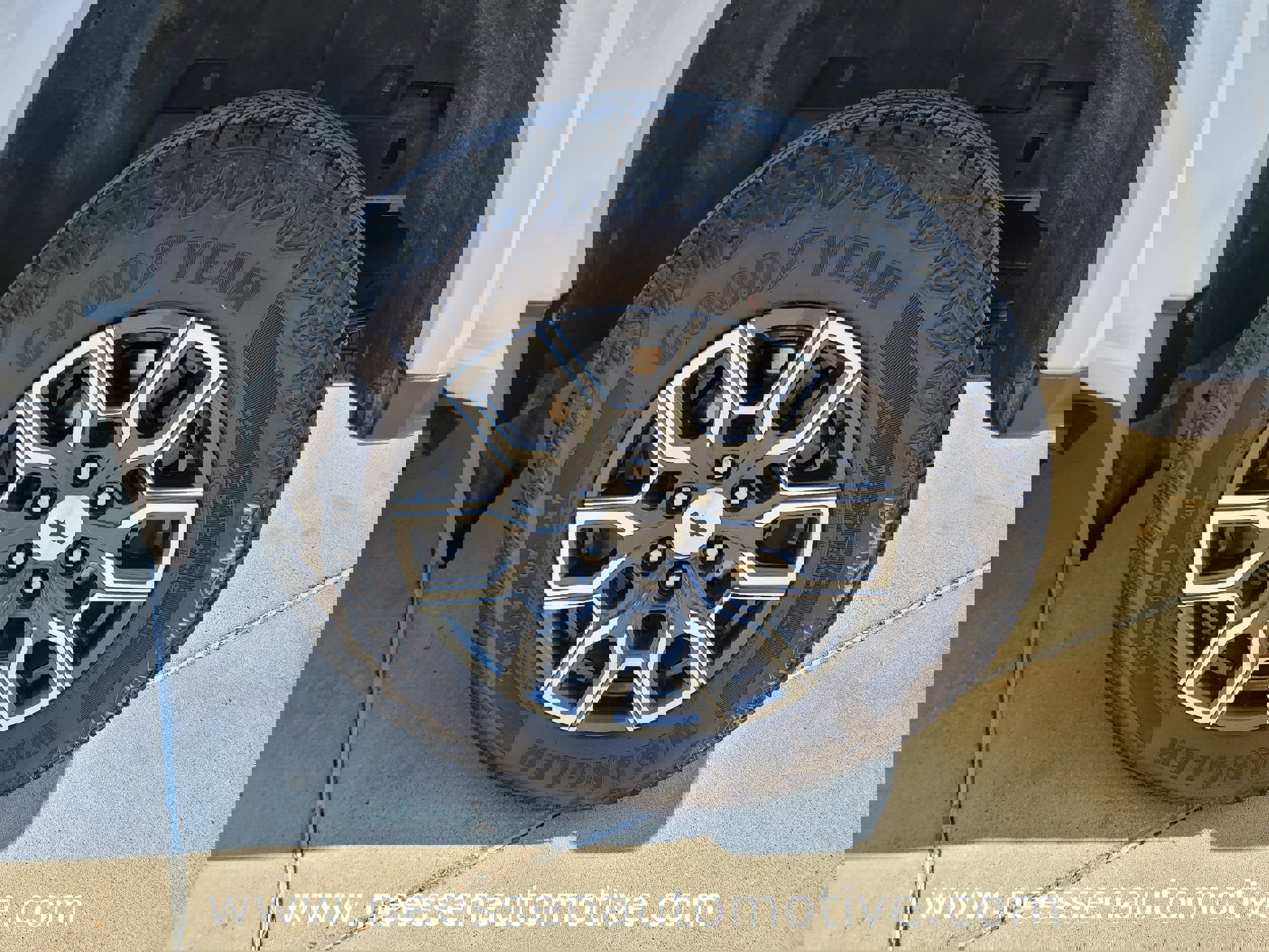 Used 2024 Chevrolet Colorado Z71 w/ Z71 Convenience Package 2 image 35