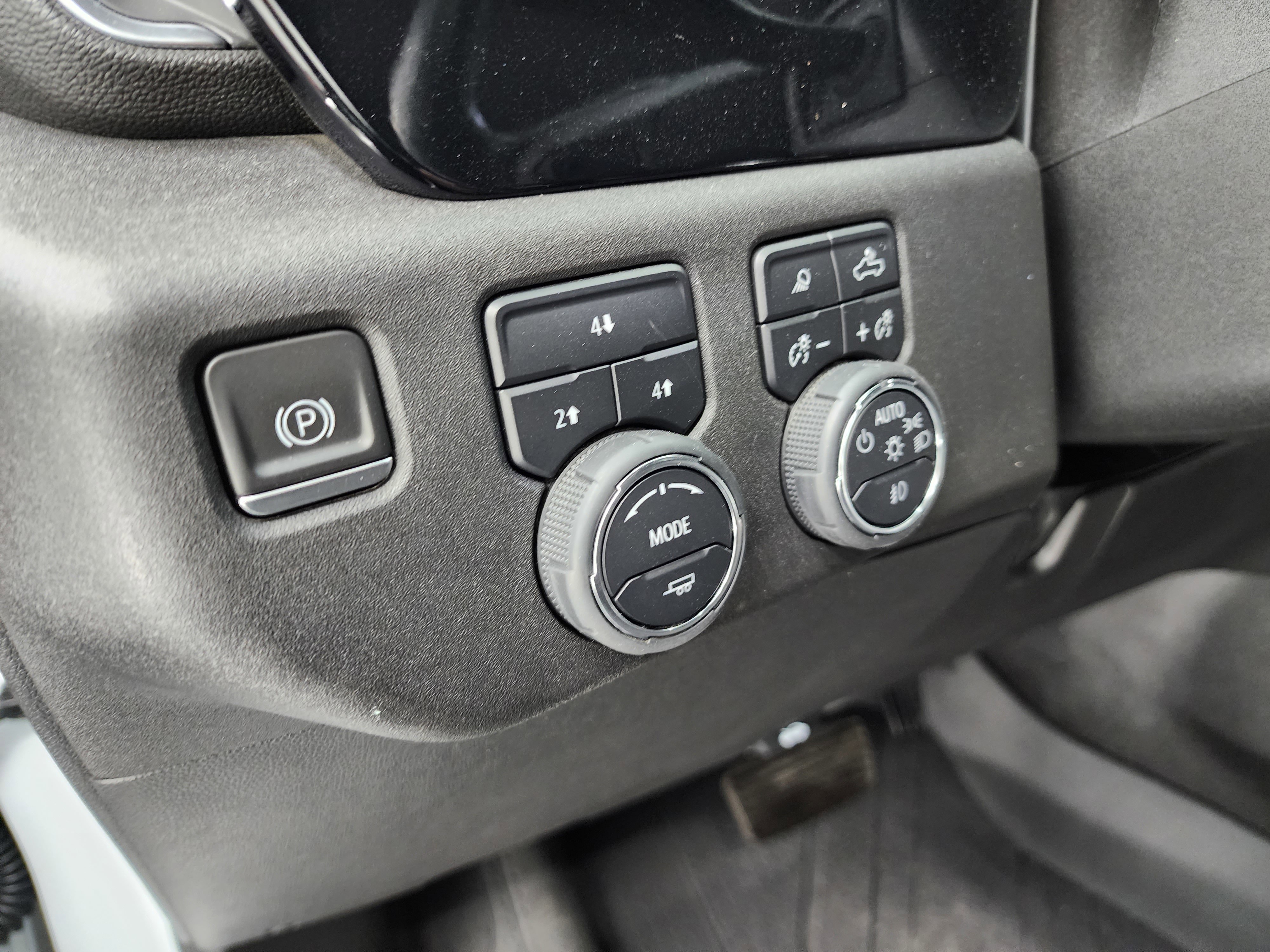 Used 2024 Chevrolet Silverado 3500 LT w/ Convenience Package AWD/4WD image 42