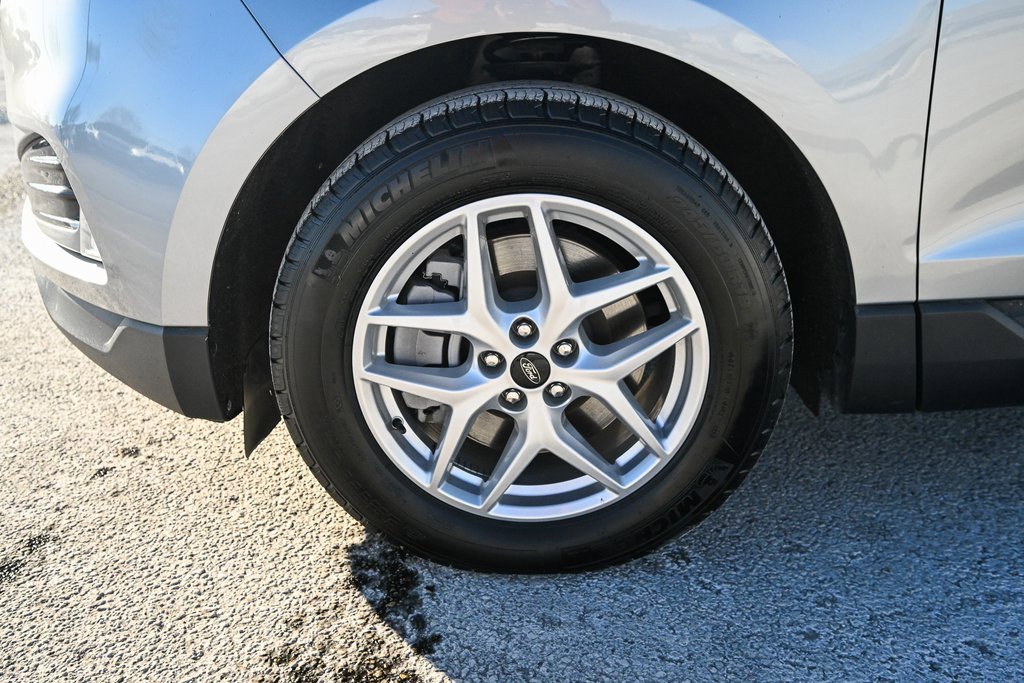 Used 2024 Ford Edge SEL w/ Convenience Package image 12