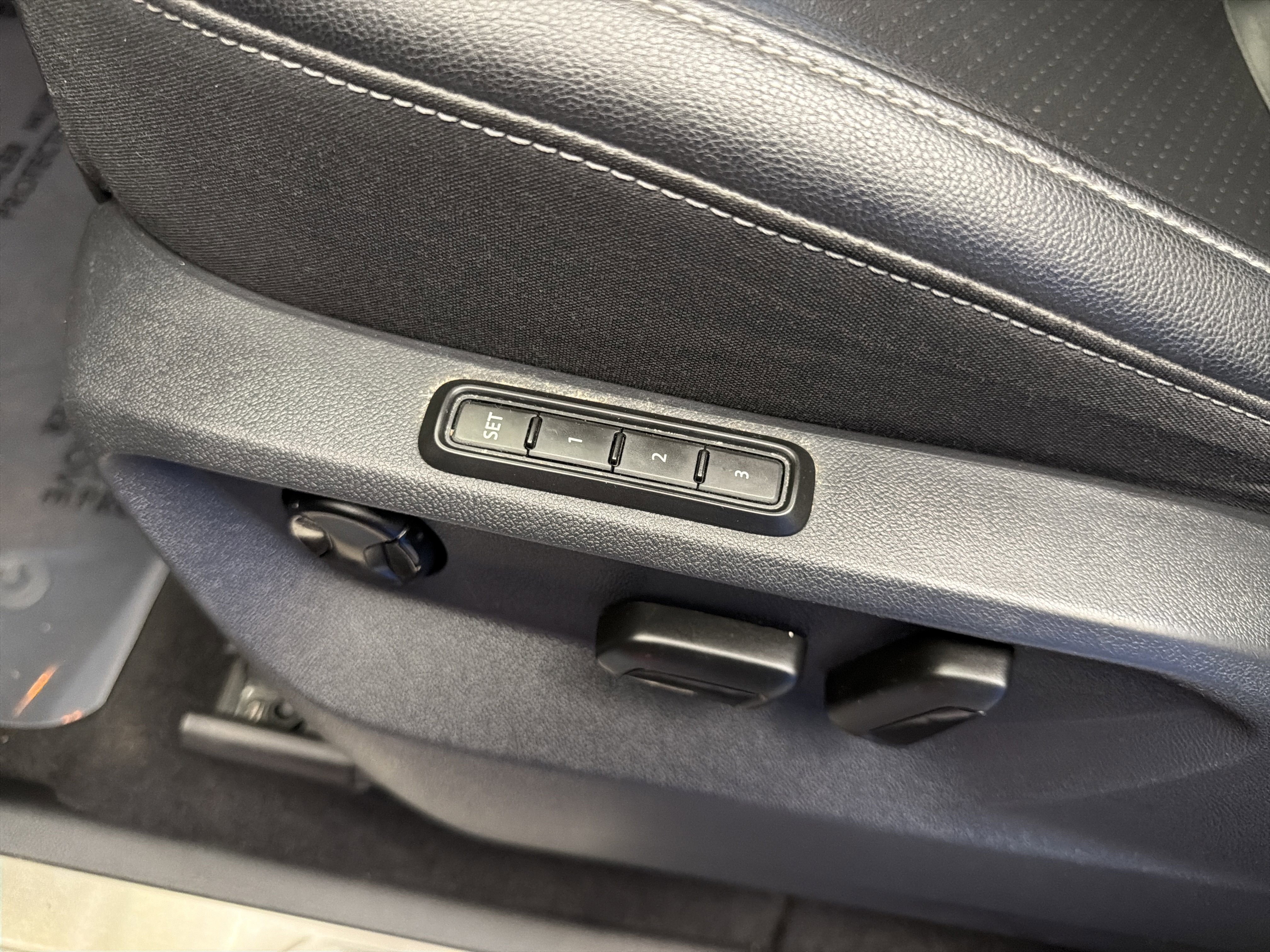 Used 2019 Volkswagen Atlas SEL AWD/4WD image 13