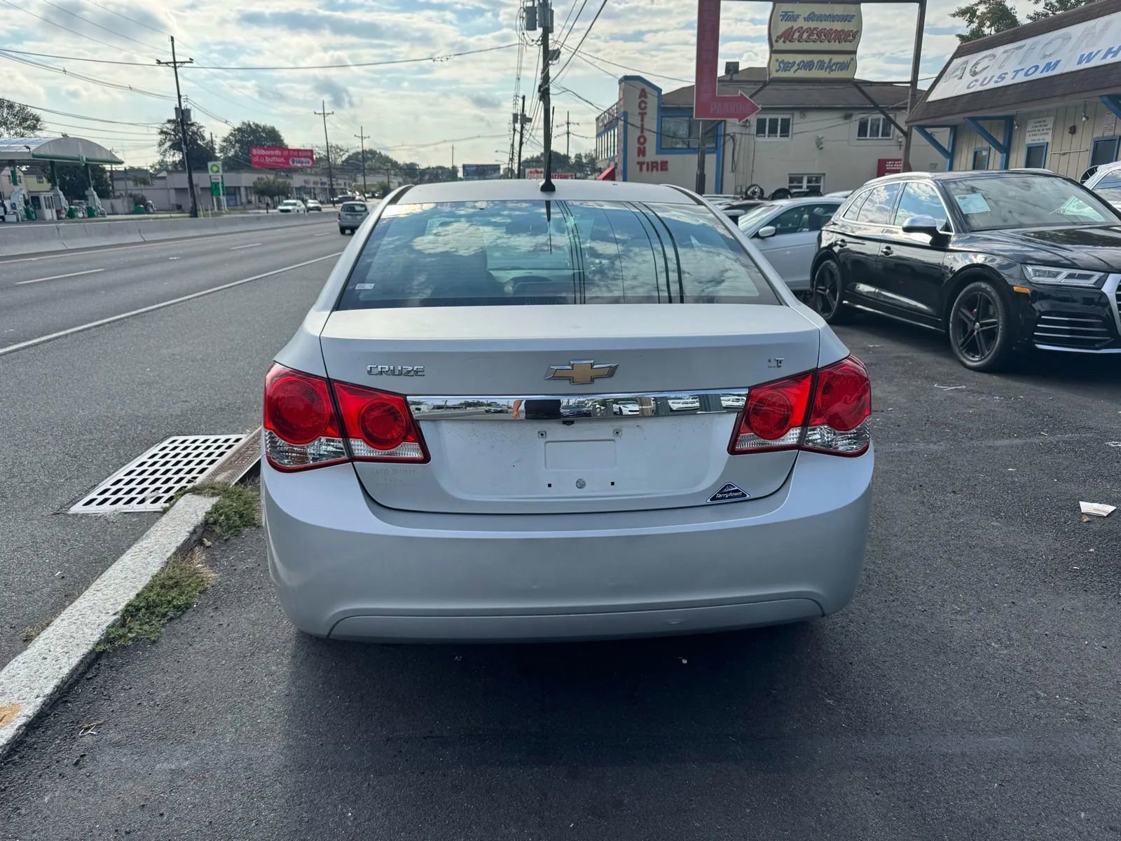 Used 2013 Chevrolet Cruze LT image 4