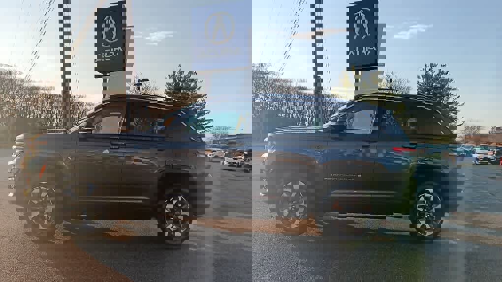 Used 2023 Jeep Grand Cherokee 4WD 4xe image 2