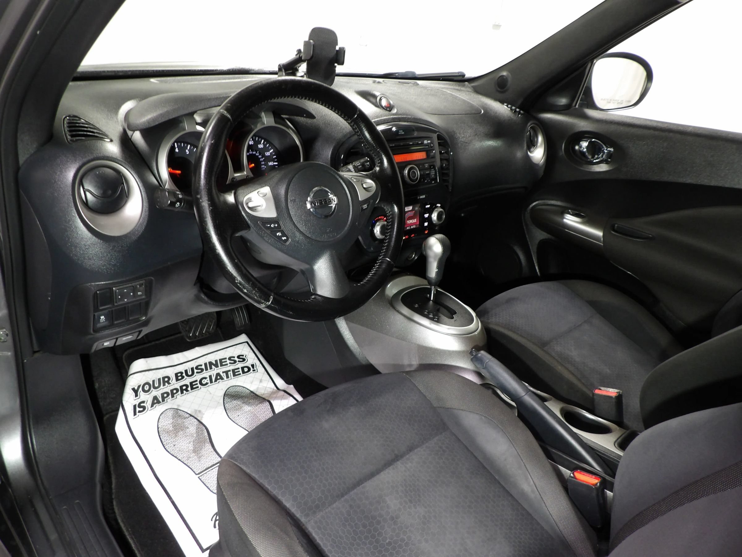 Used 2011 Nissan Juke SV FWD image 9