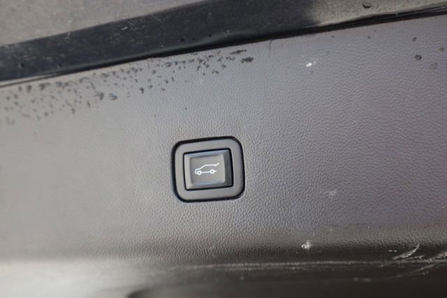 Used 2022 Chevrolet Traverse LT w/ LPO, 'HIT The Road' Package image 32