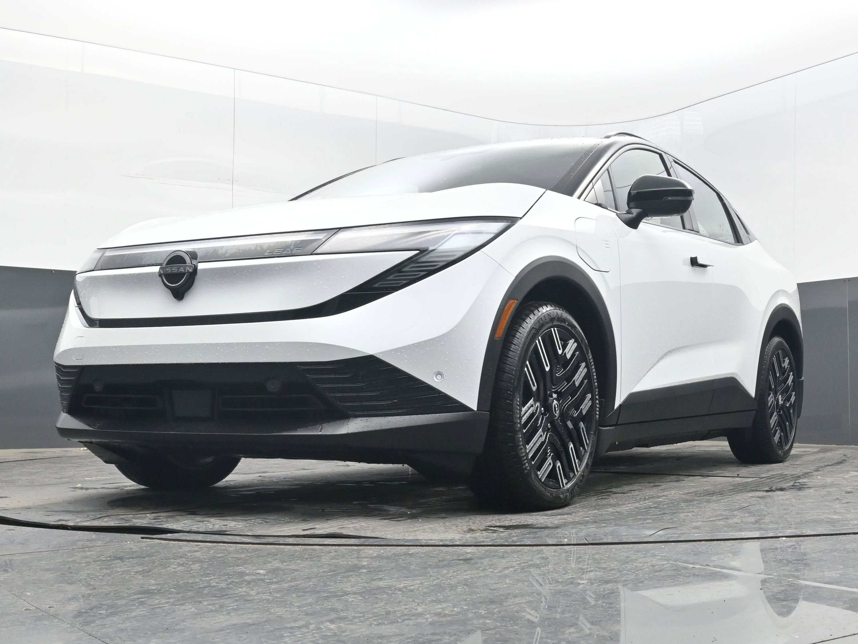 New 2026 Nissan Leaf Platinum+ image 24