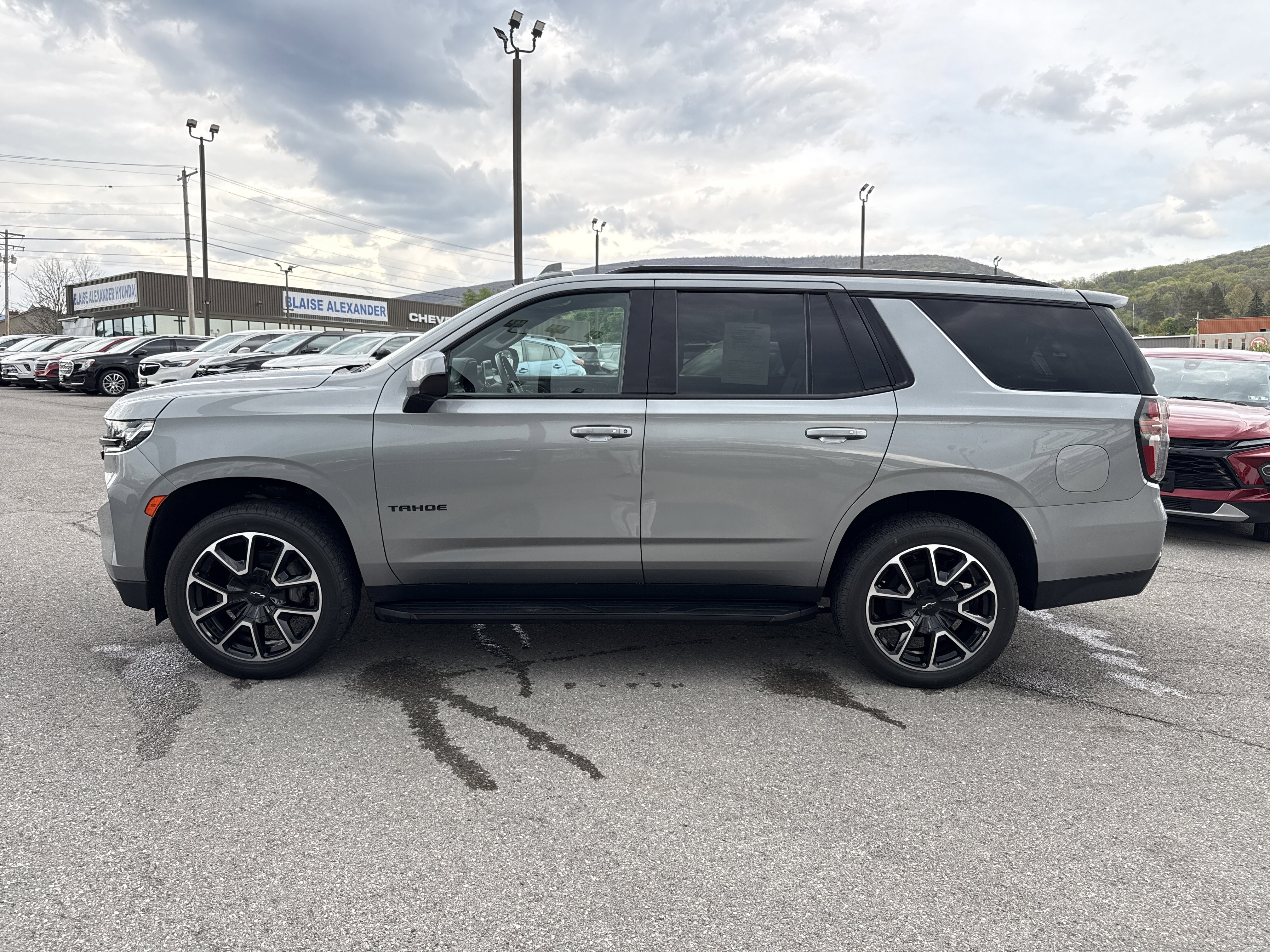 Used 2023 Chevrolet Tahoe RST AWD/4WD image 7