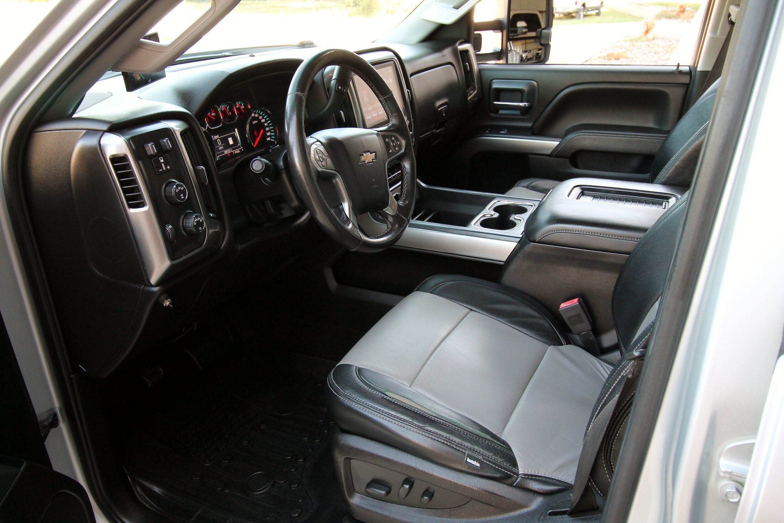 Used 2018 Chevrolet Silverado 3500 LT AWD/4WD image 21