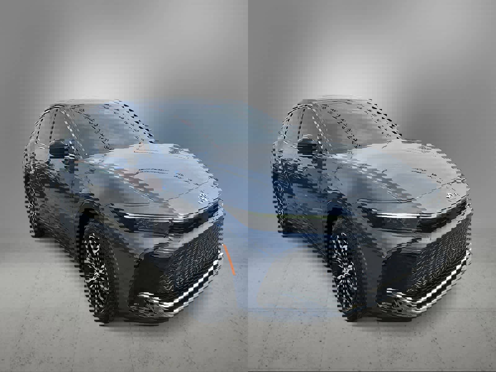 Used 2026 Toyota Crown Limited image 3