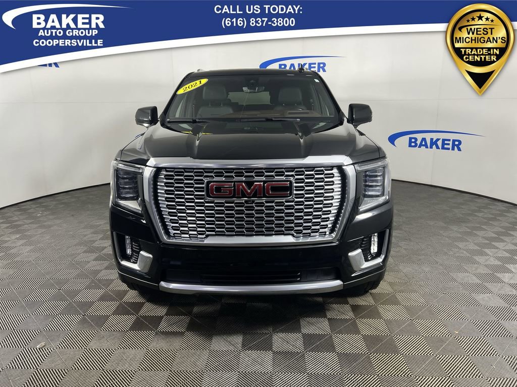Used 2021 GMC Yukon Denali w/ Denali Premium Package image 3