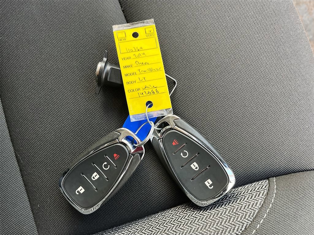 Used 2024 Chevrolet TrailBlazer LT w/ LT Cold Weather Package FWD image 32