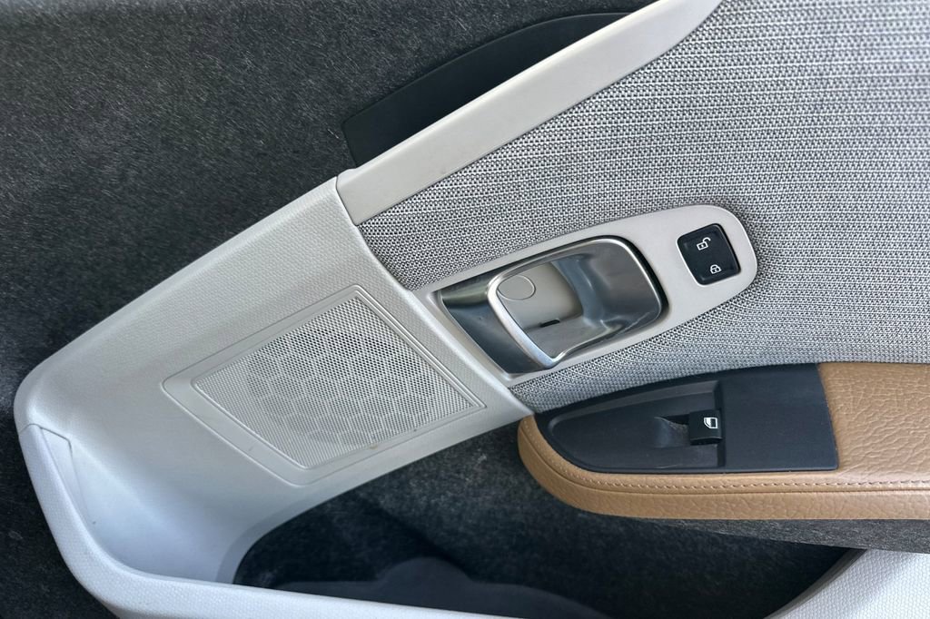 Used 2016 BMW i3 w/ Range Extender image 19