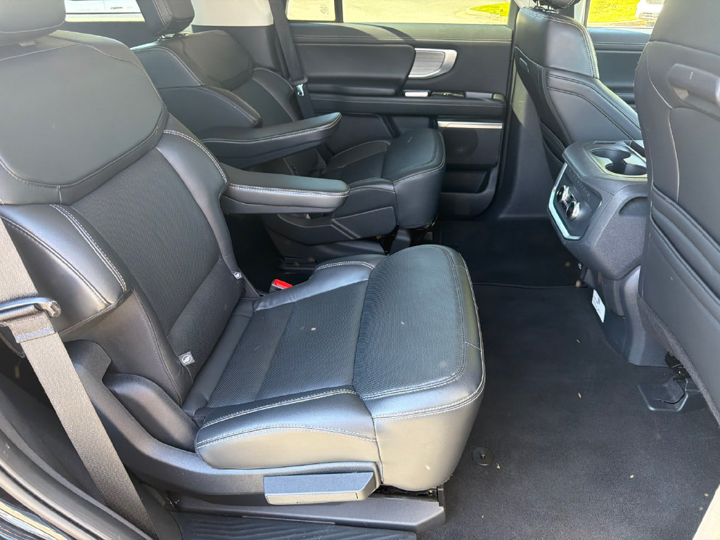 Used 2025 Ford Expedition Platinum AWD/4WD image 15
