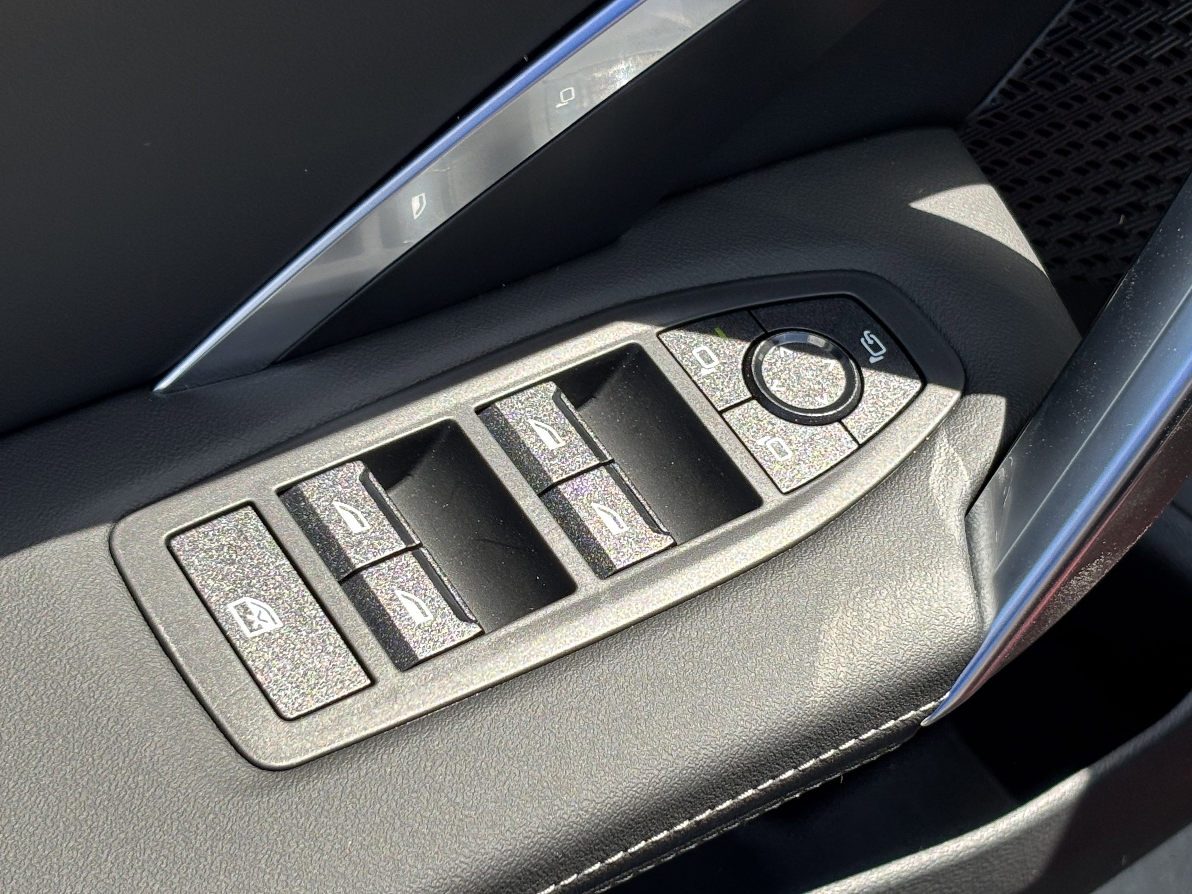 Used 2026 BMW X2 xDrive28i image 14