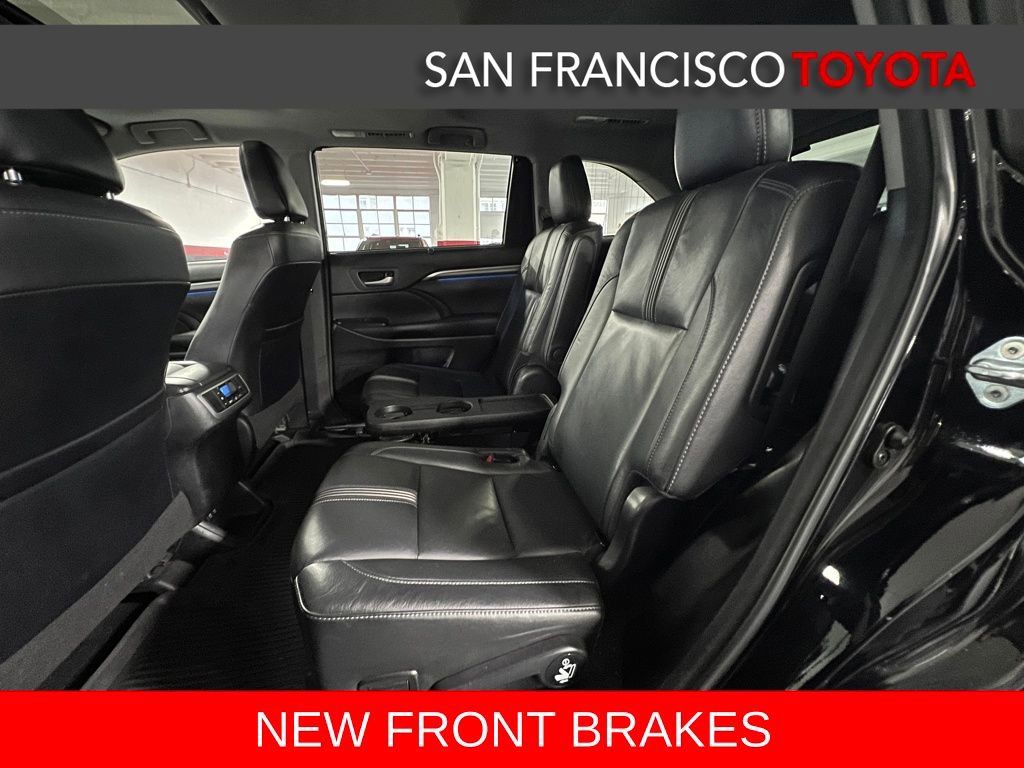 Used 2018 Toyota Highlander SE image 15