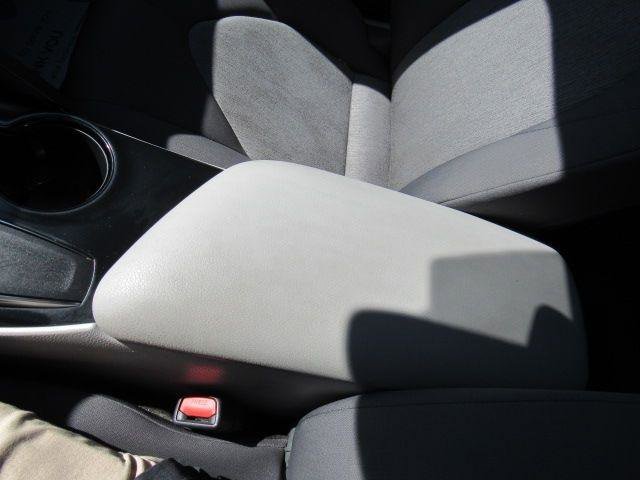 Used 2020 Toyota Camry LE image 21