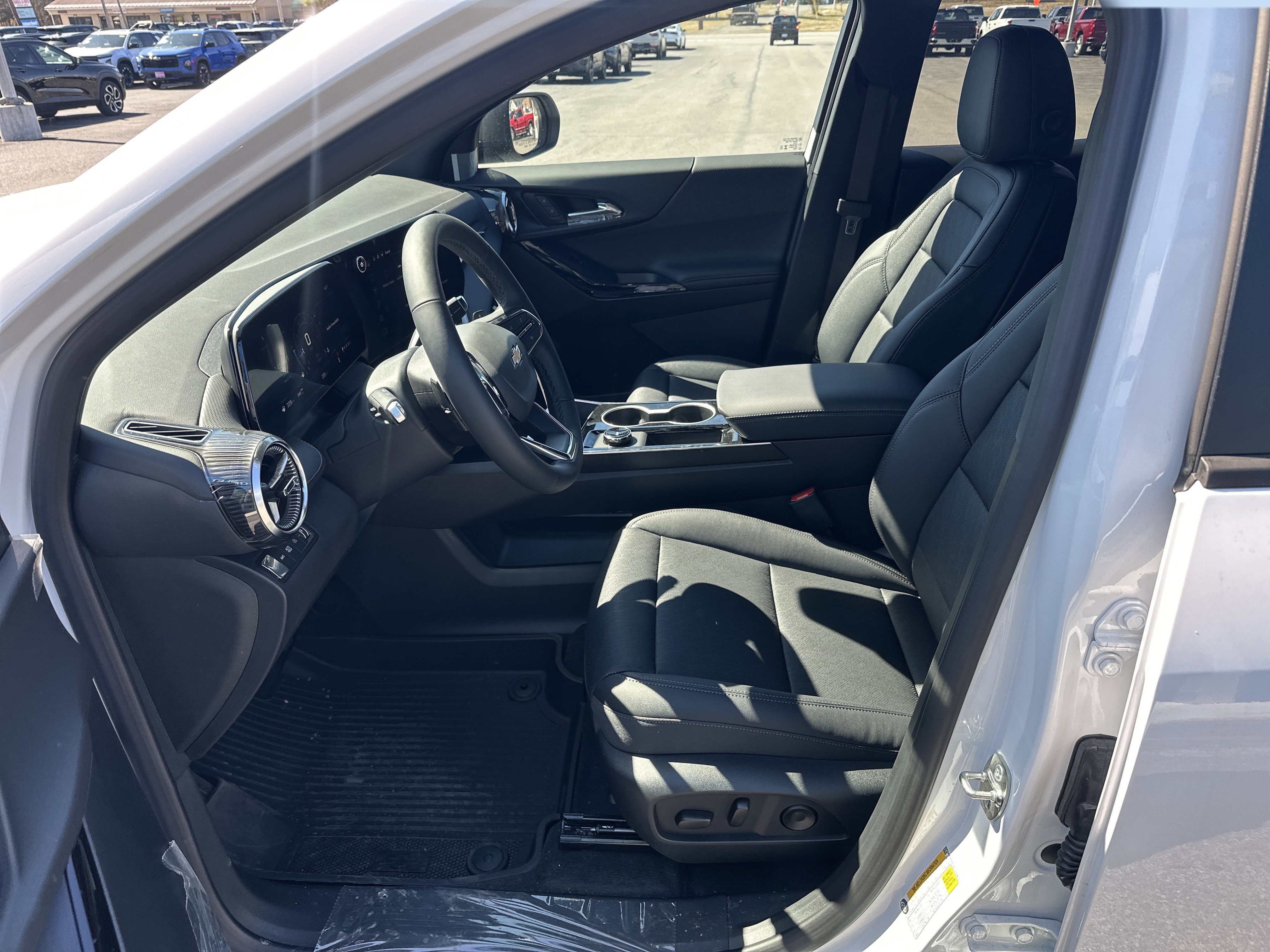 New 2026 Chevrolet Equinox LT w/ Convenience Package II image 7