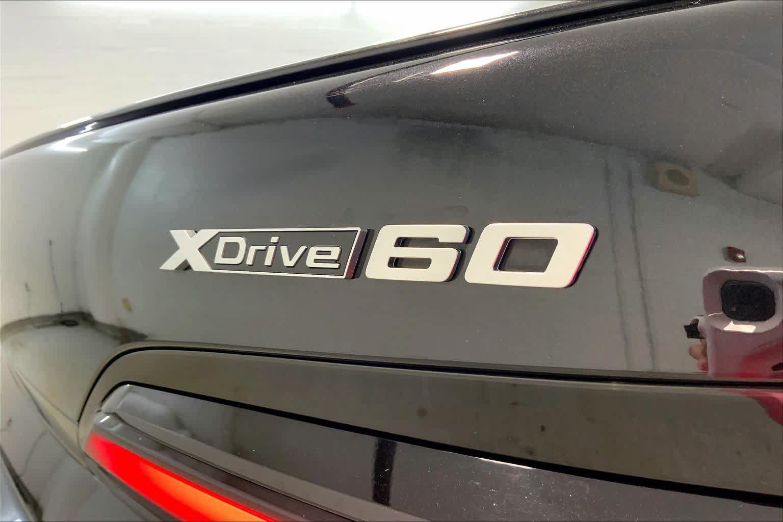 Used 2024 BMW i7 xDrive60 w/ Executive Package AWD/4WD image 9