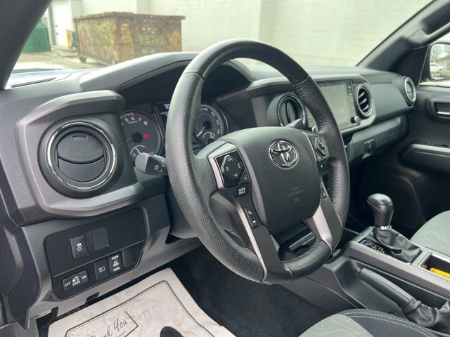 Used 2022 Toyota Tacoma TRD Off-Road image 7