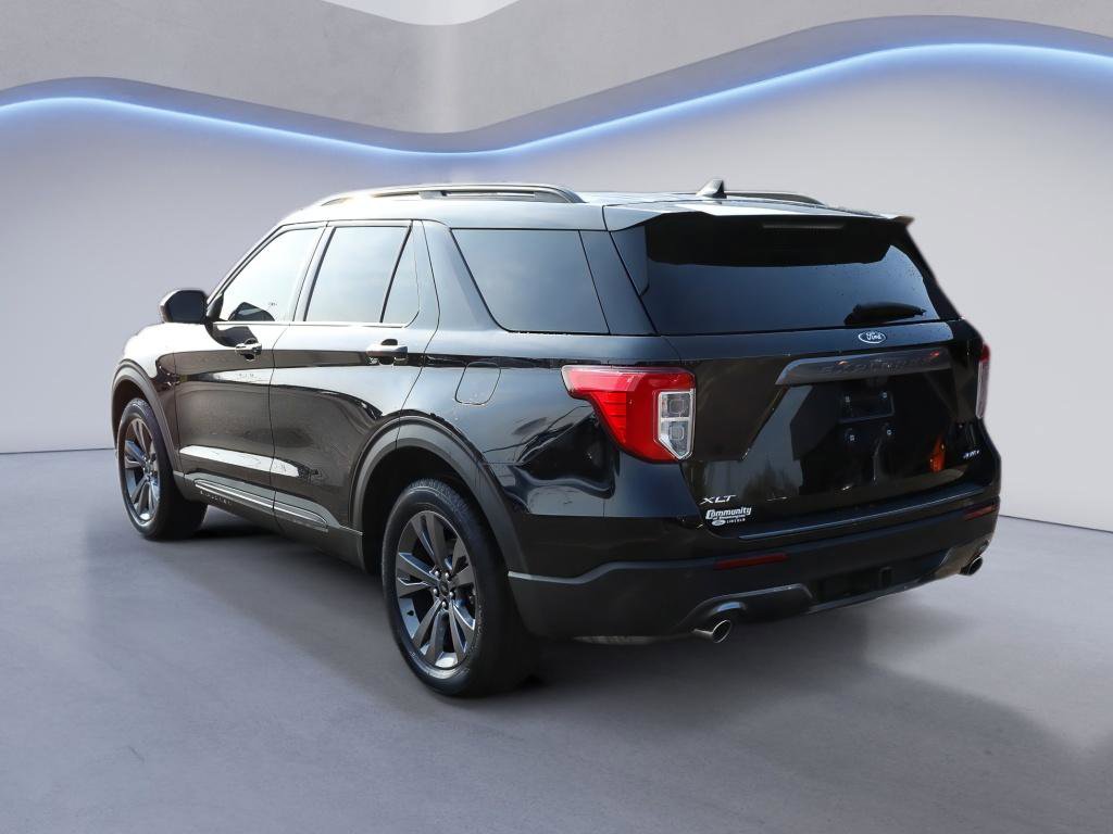 Used 2023 Ford Explorer XLT w/ Equipment Group 202A image 5