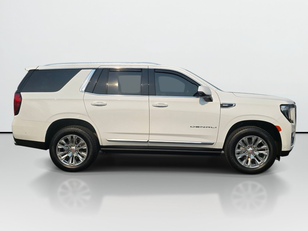 Used 2024 GMC Yukon Denali w/ Advanced Technology Package AWD/4WD image 6
