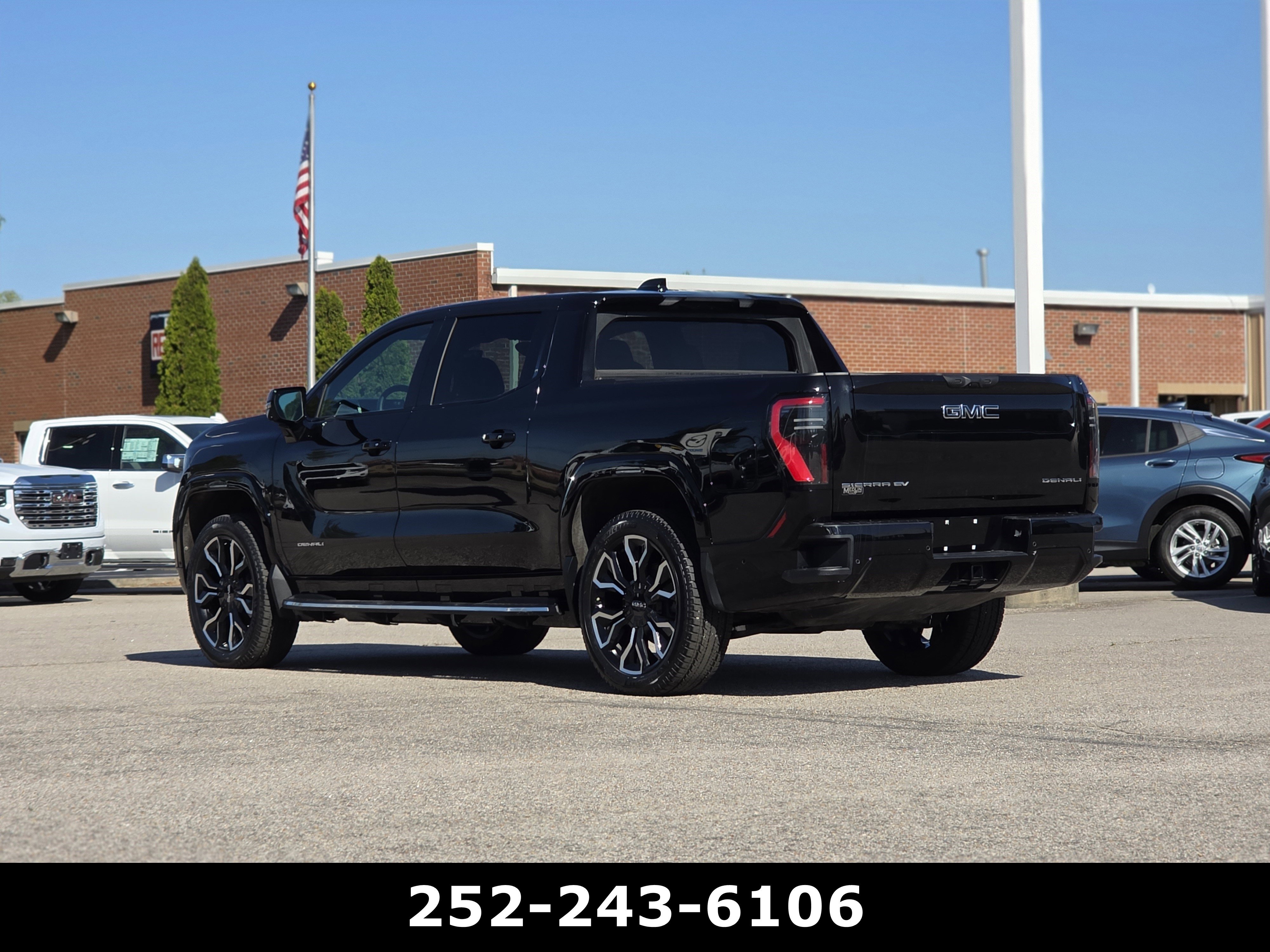 Used 2025 GMC Sierra EV Denali AWD/4WD image 5