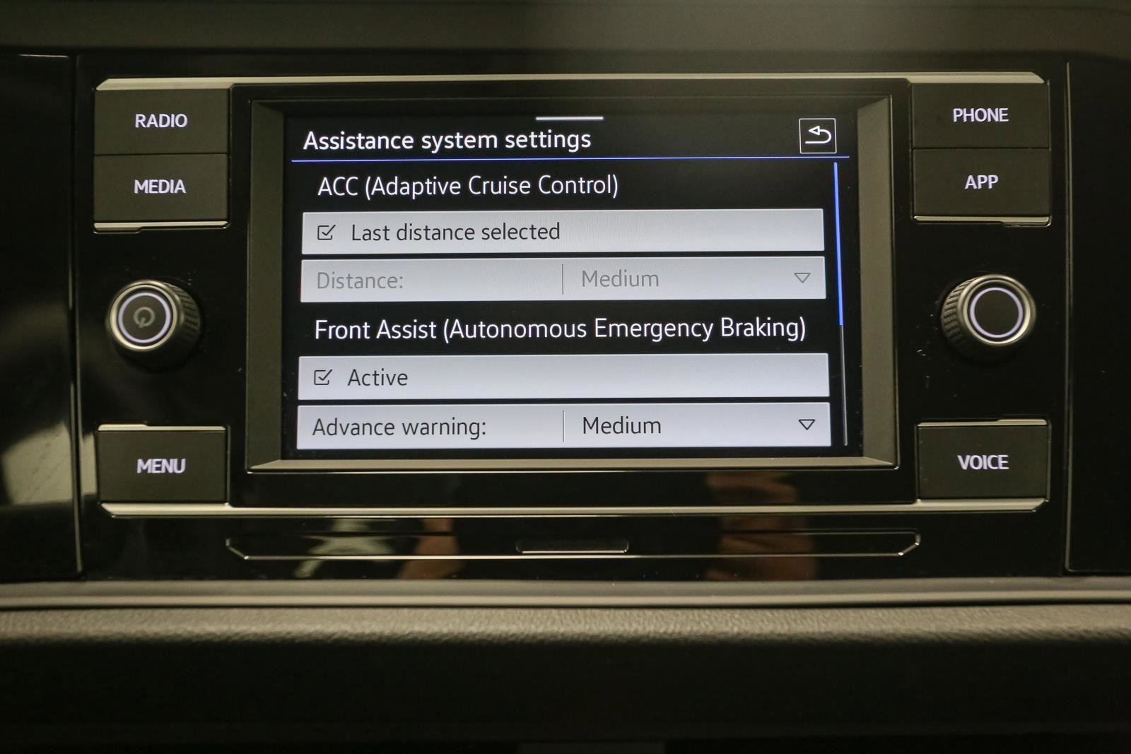 Certified 2022 Volkswagen Jetta S image 27