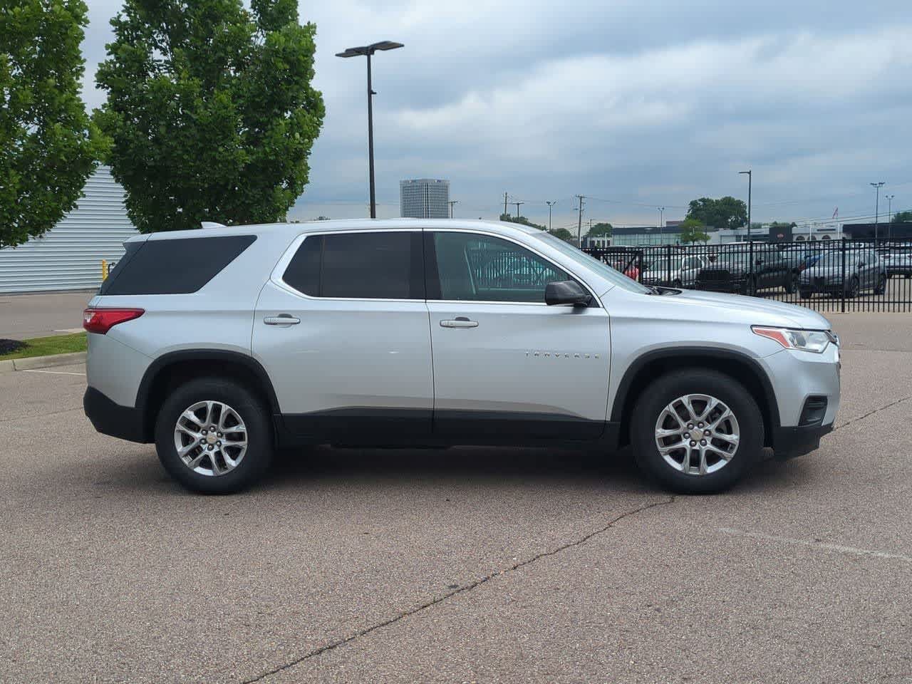 Used 2019 Chevrolet Traverse LS FWD image 7