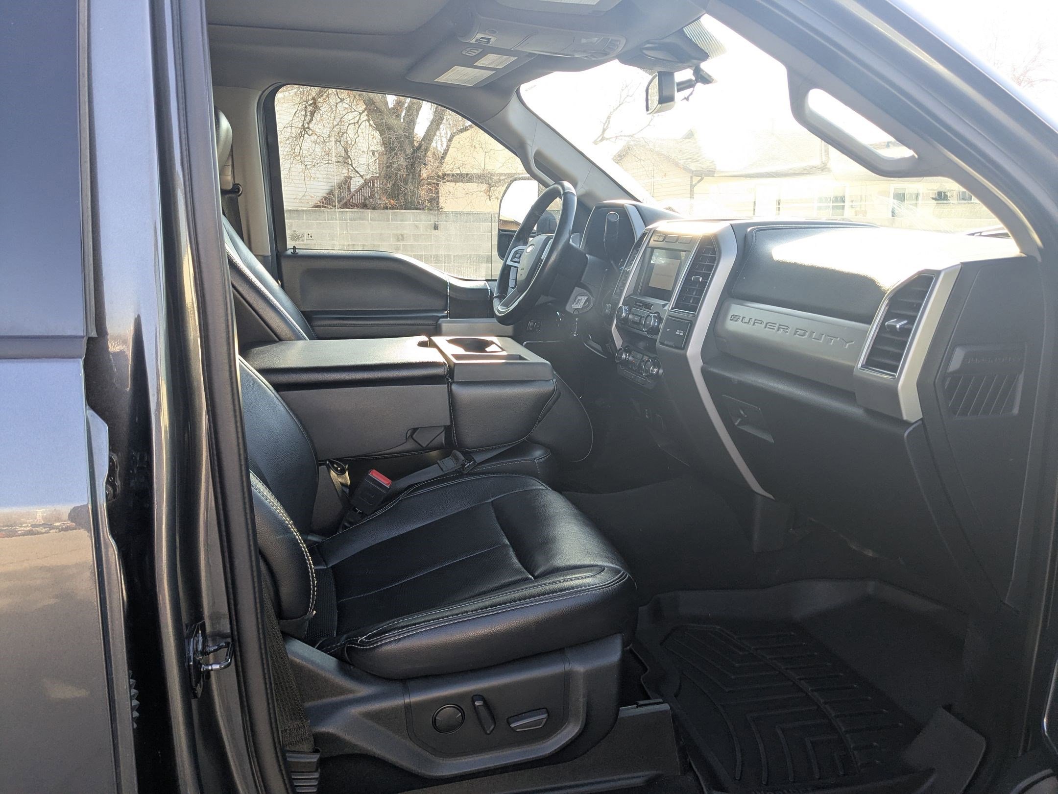 Used 2020 Ford F350 Lariat w/ Camper Package image 30