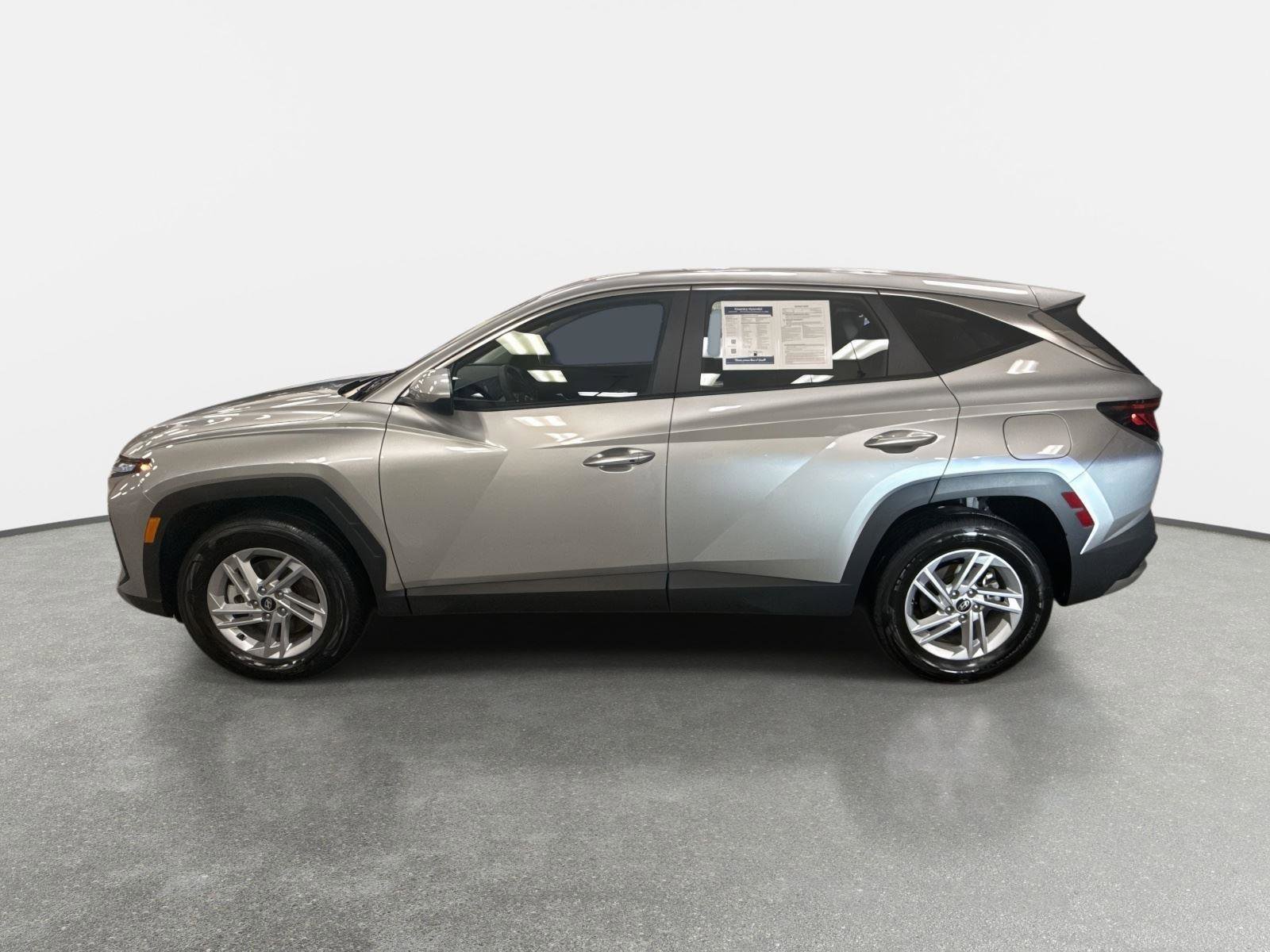 Certified 2025 Hyundai Tucson SE image 8