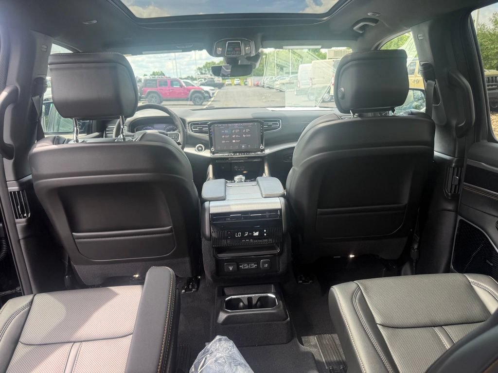New 2026 Jeep Grand Wagoneer 4WD image 42