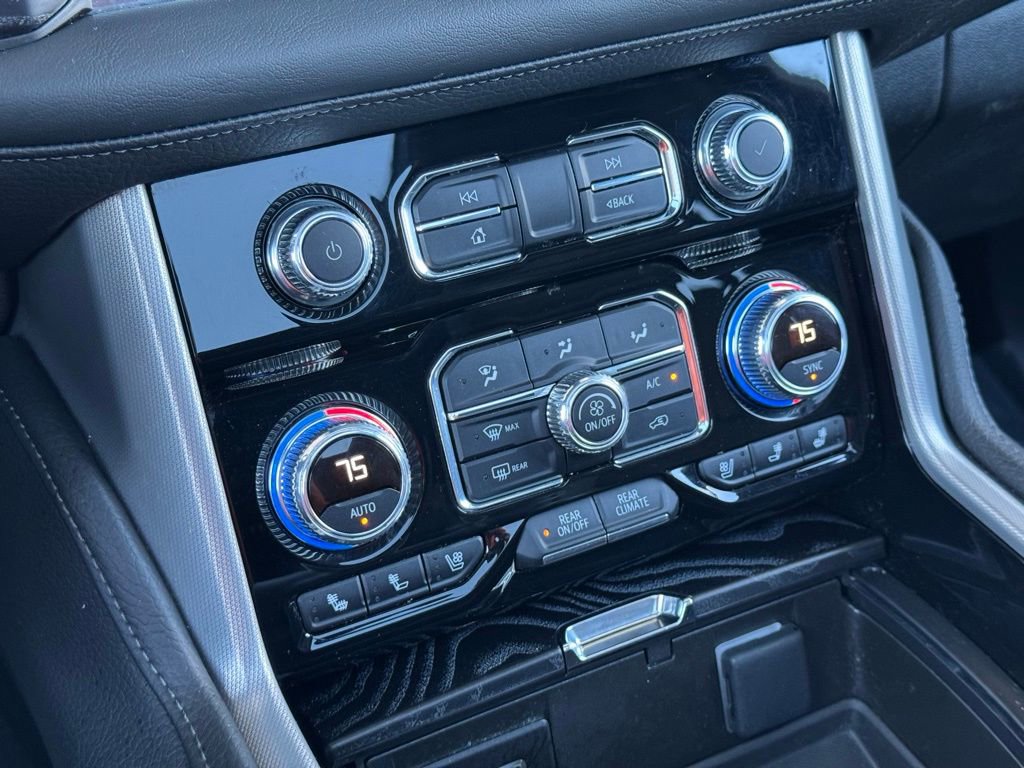 Used 2024 GMC Yukon XL Denali image 5