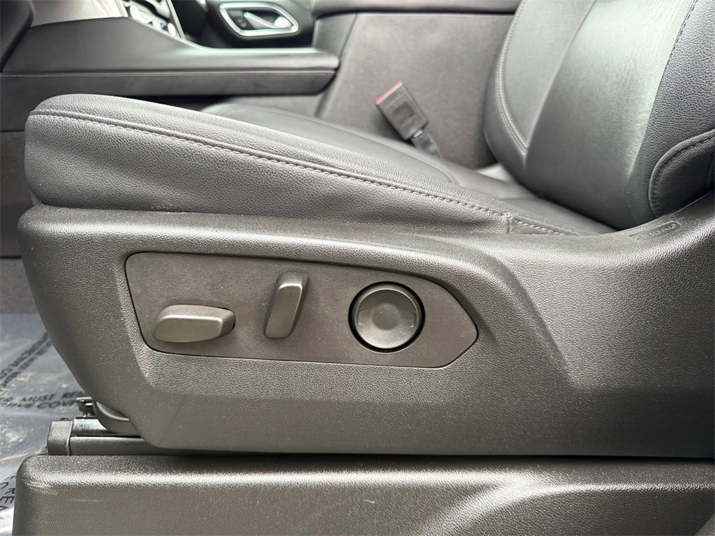 Used 2022 Chevrolet Tahoe LT w/ Luxury Package image 10