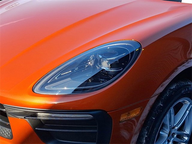 Used 2025 Porsche Macan image 11