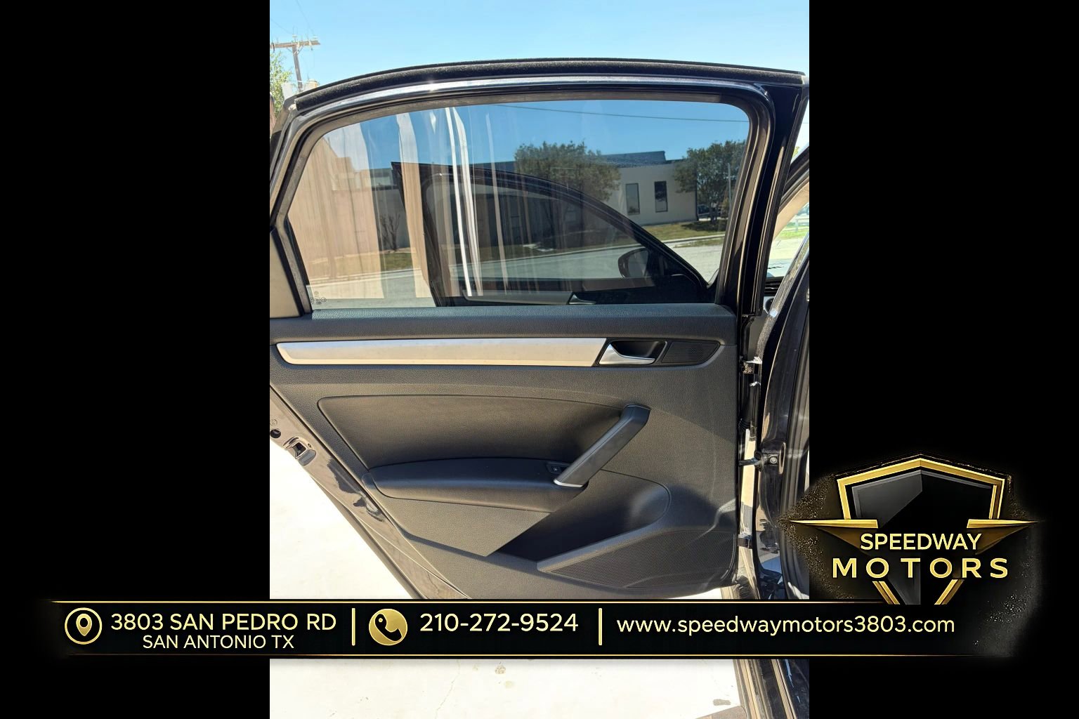 Used 2018 Toyota RAV4 SE w/ Power Extra Value Package FWD image 10
