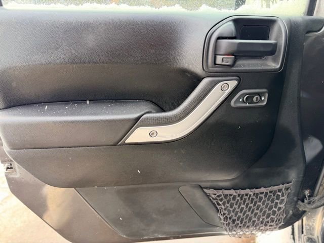 Used 2018 Jeep Wrangler Unlimited Sahara w/ Connectivity Group image 15