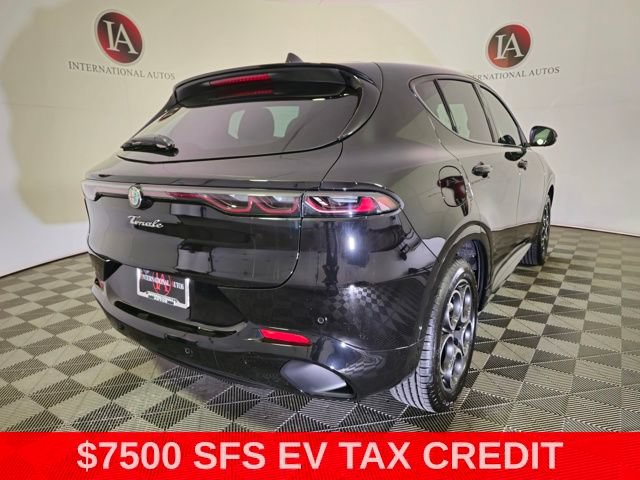 Used 2025 Alfa Romeo Tonale w/ Premium Package AWD/4WD image 2