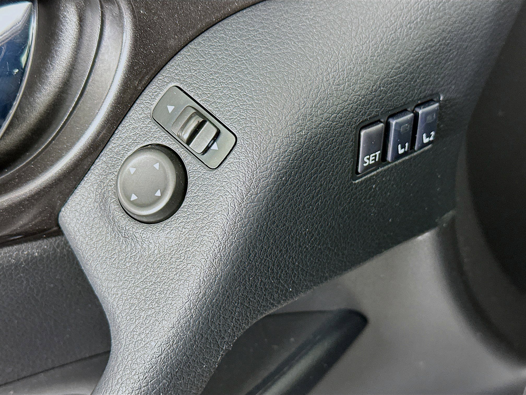 Used 2020 Nissan Rogue SV w/ Premium Package image 33