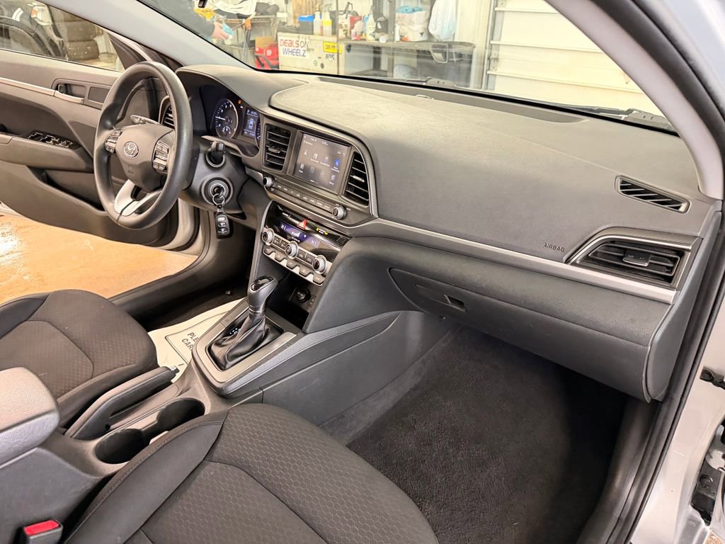 Used 2020 Hyundai Elantra SEL w/ Cargo Package (C1) image 30