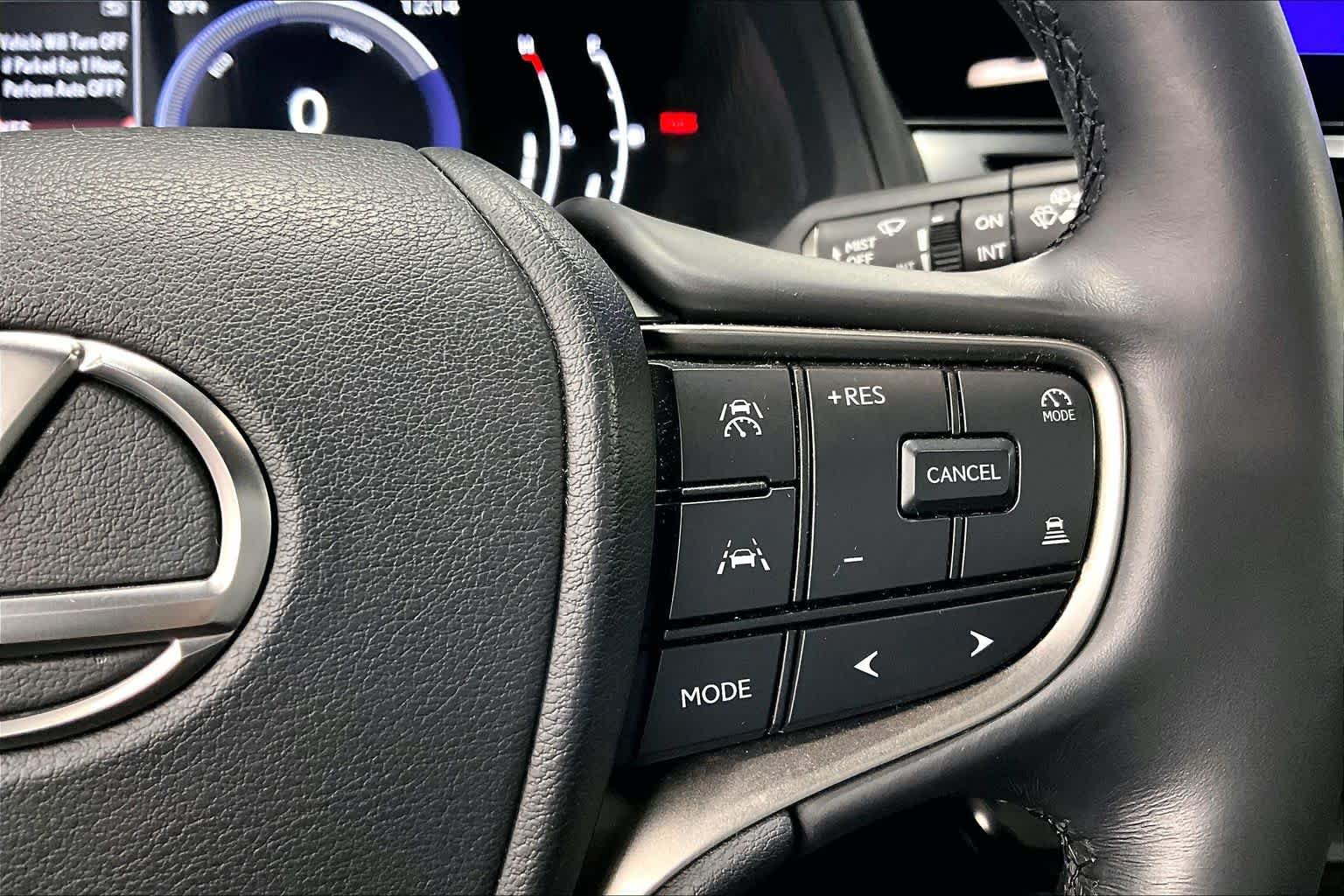 Used 2025 Lexus UX 300h FWD w/ Accessory Package (Z2) image 24