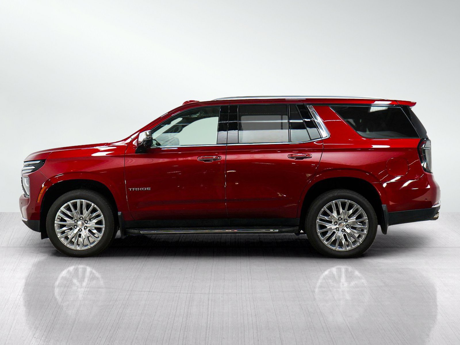 Used 2025 Chevrolet Tahoe Premier AWD/4WD image 2
