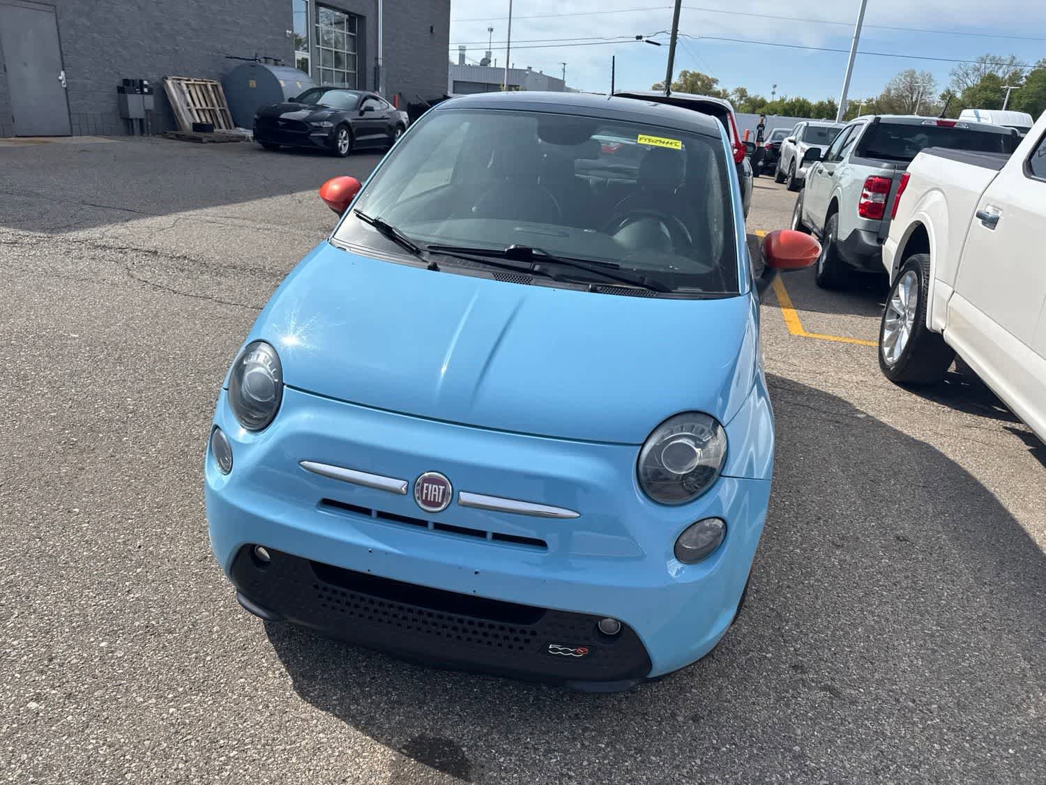 Used 2015 FIAT 500 e w/ Esport Package FWD image 3