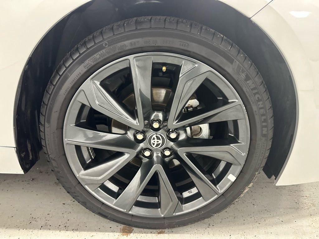 Used 2025 Toyota Corolla SE w/ SE Premium Package image 62