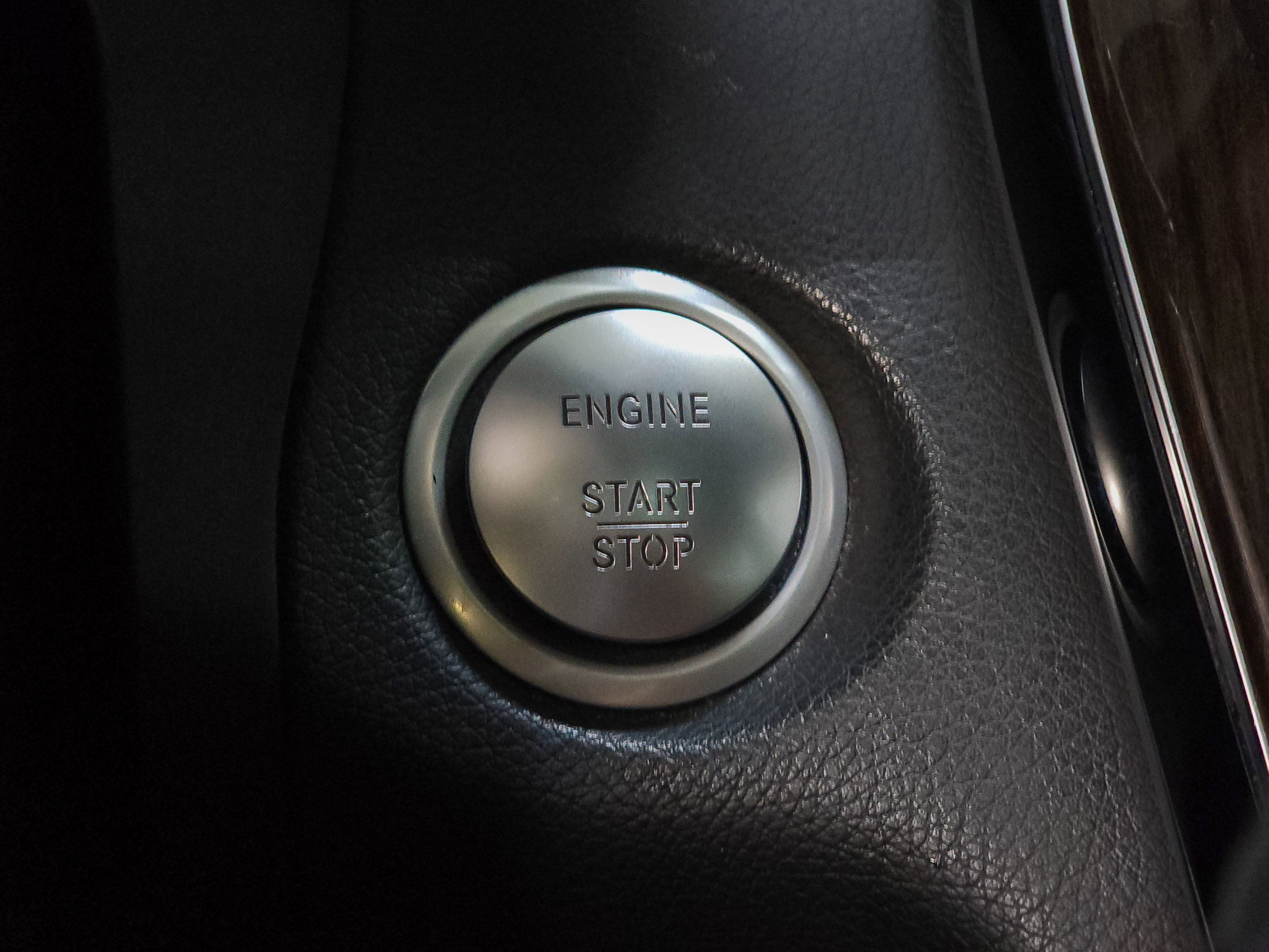 Used 2015 Mercedes-Benz C 300 4MATIC Sedan image 31