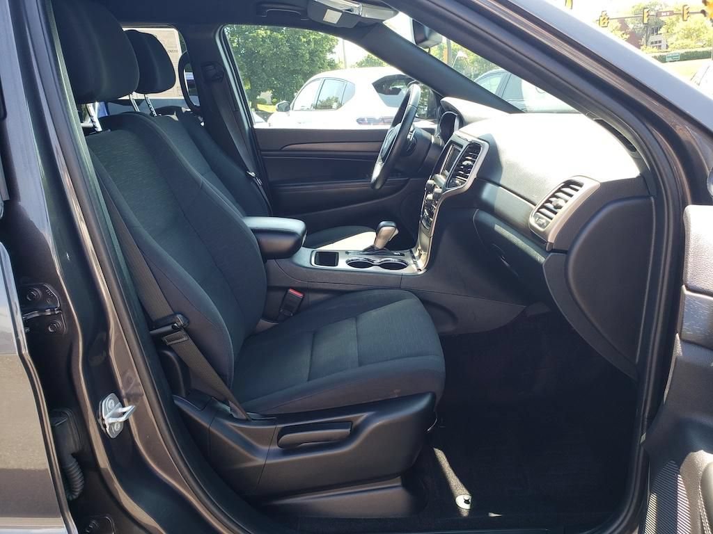 Used 2016 Jeep Grand Cherokee Laredo w/ Quick Order Package 23E AWD/4WD image 19