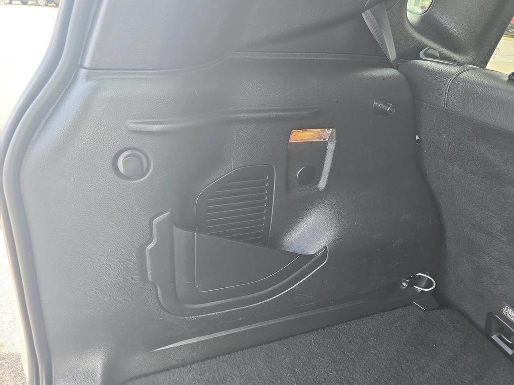 Used 2020 Jeep Renegade Limited w/ UConnect 8.4 Nav Group AWD/4WD image 15