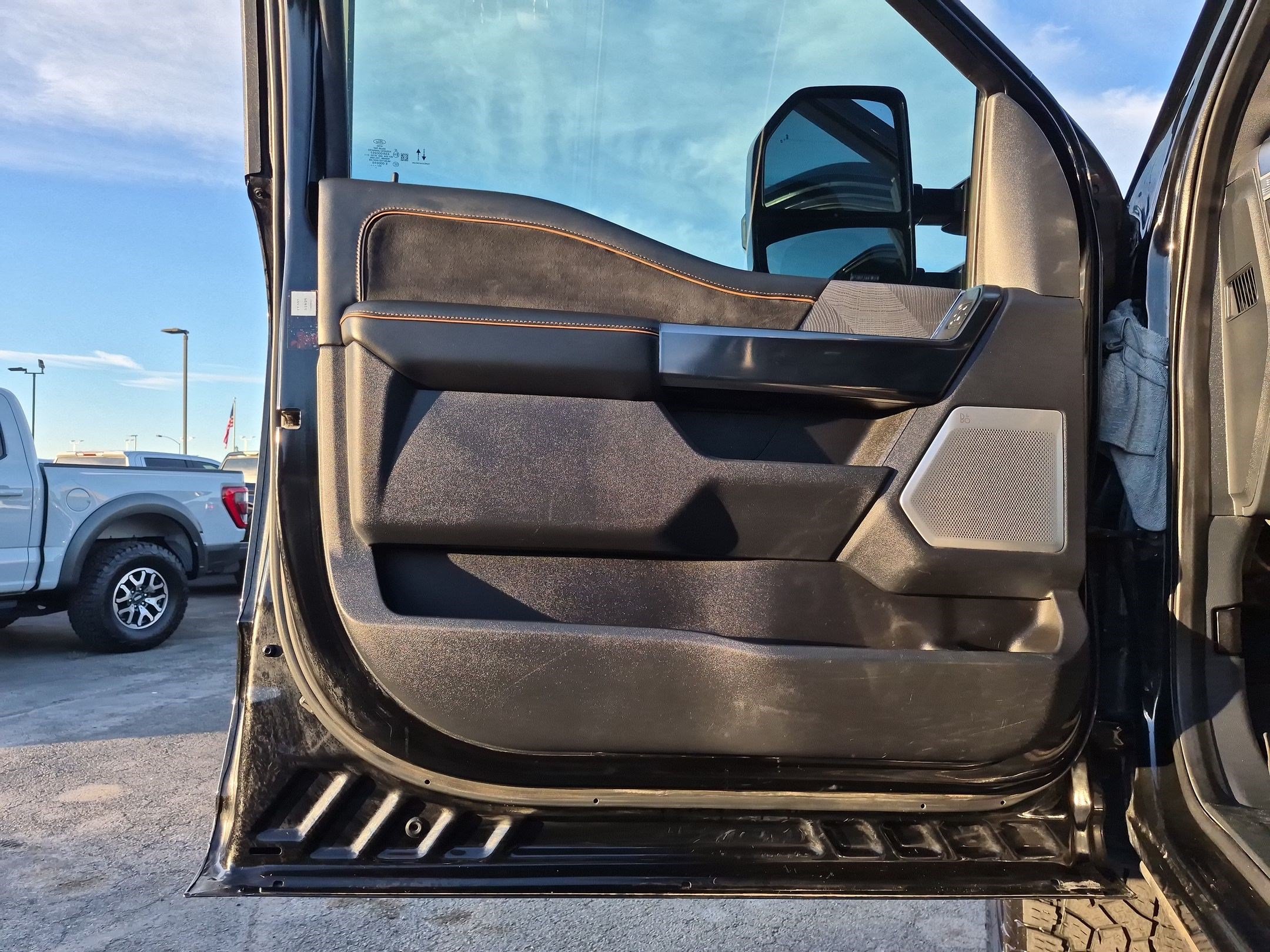 Used 2024 Ford F350 Platinum w/ Tremor Off-Road Package AWD/4WD image 14