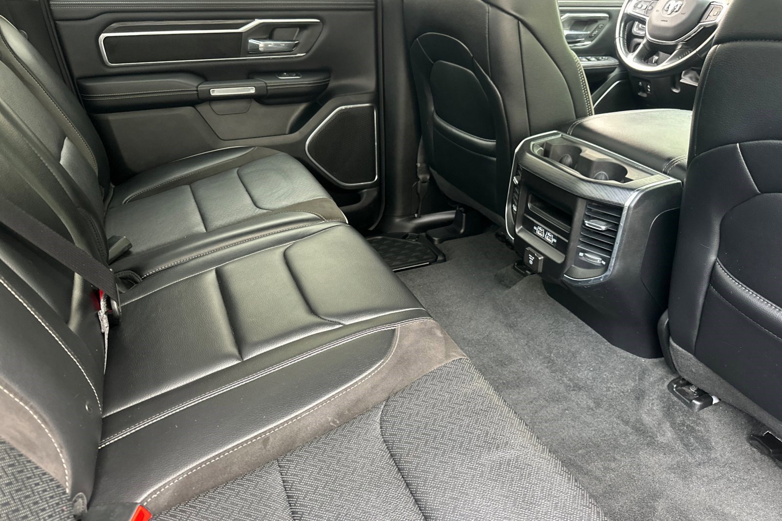 Used 2023 RAM 1500 Laramie AWD/4WD image 39