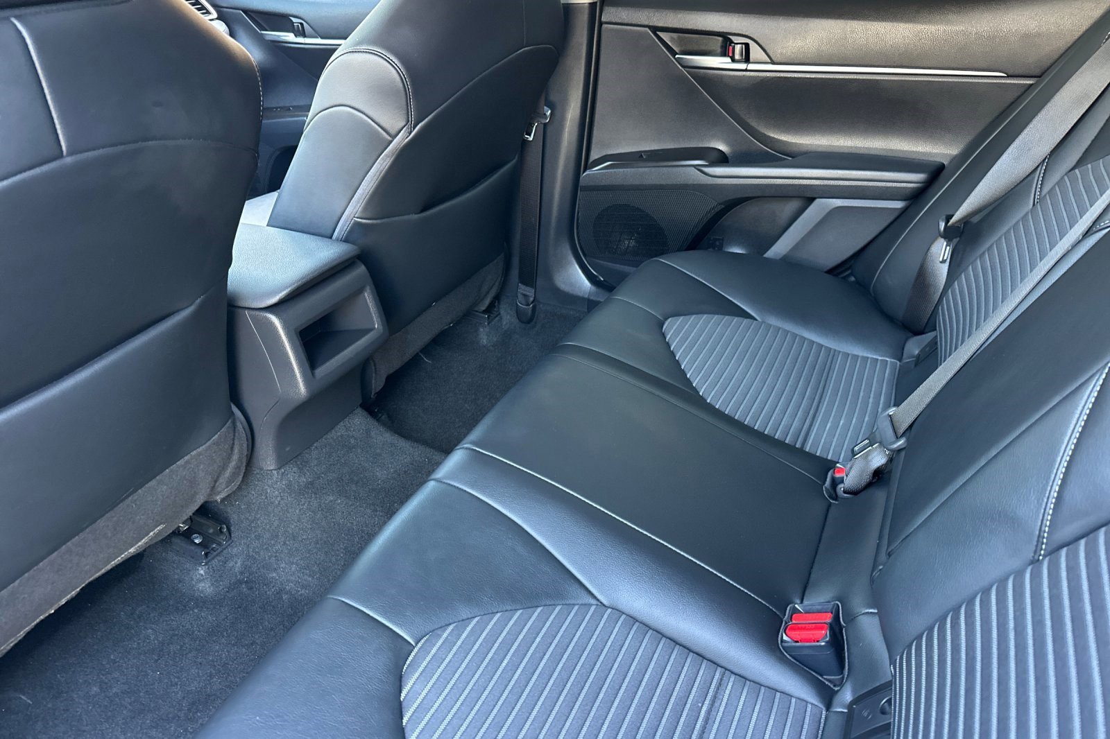 Used 2022 Toyota Camry SE image 26